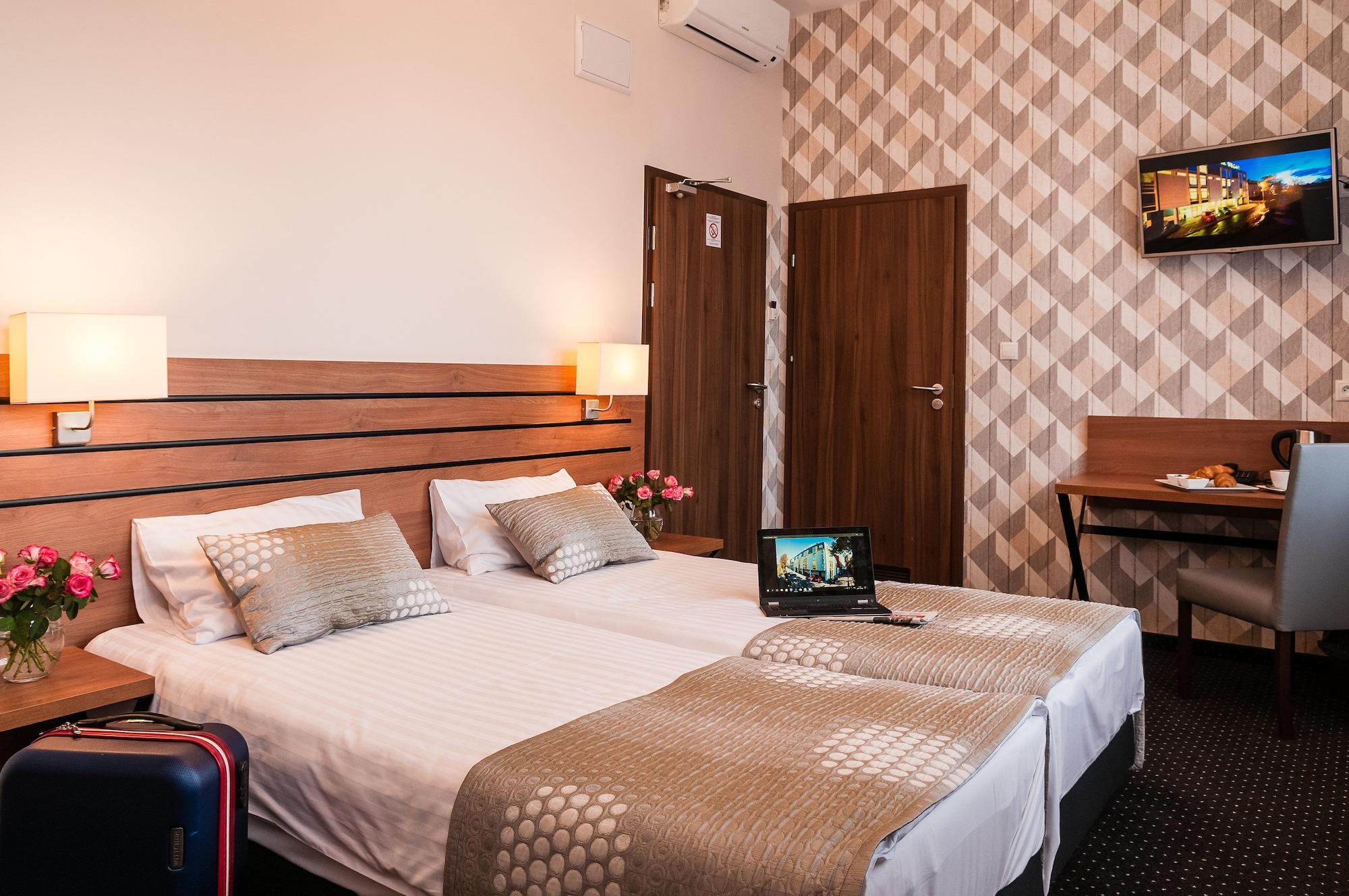 Hotel Wilga Krakow Exterior photo